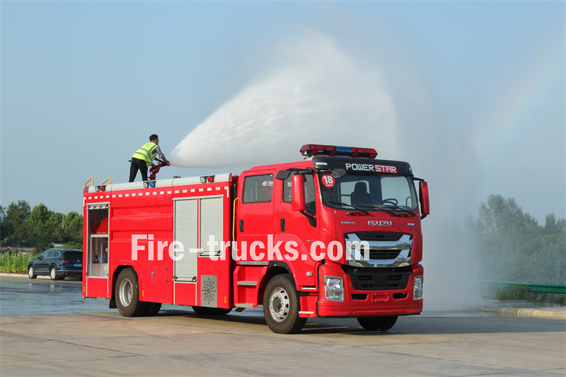 isuzu 4500 l water foam fire fighting truck