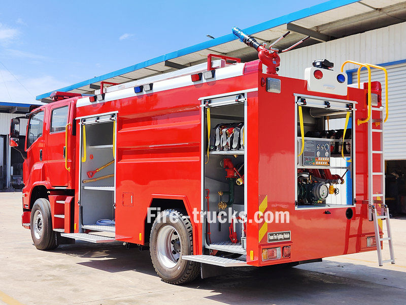 Isuzu water foam fire truck