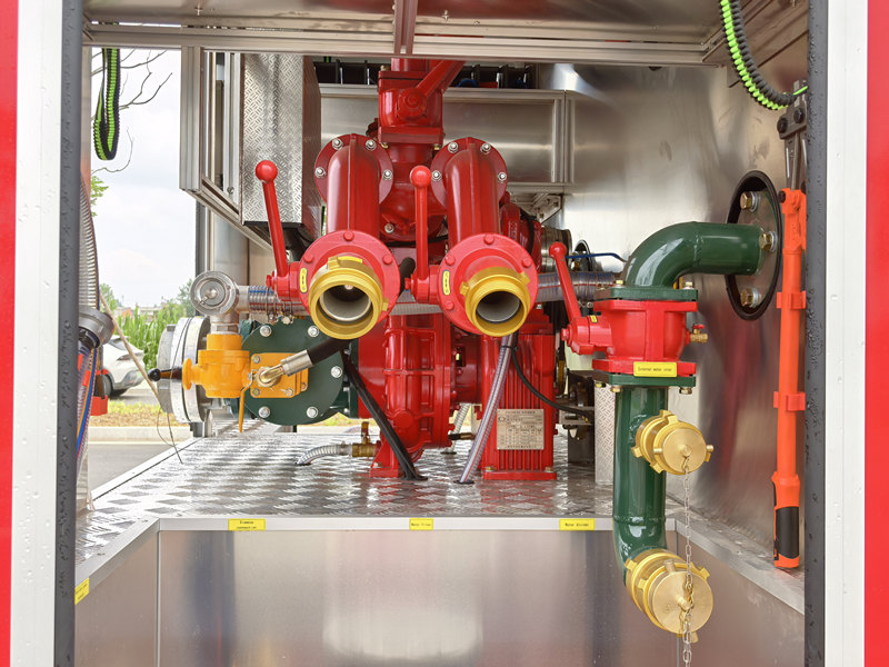 ISUZU GIGA fire truck with CB10/60 fire pump